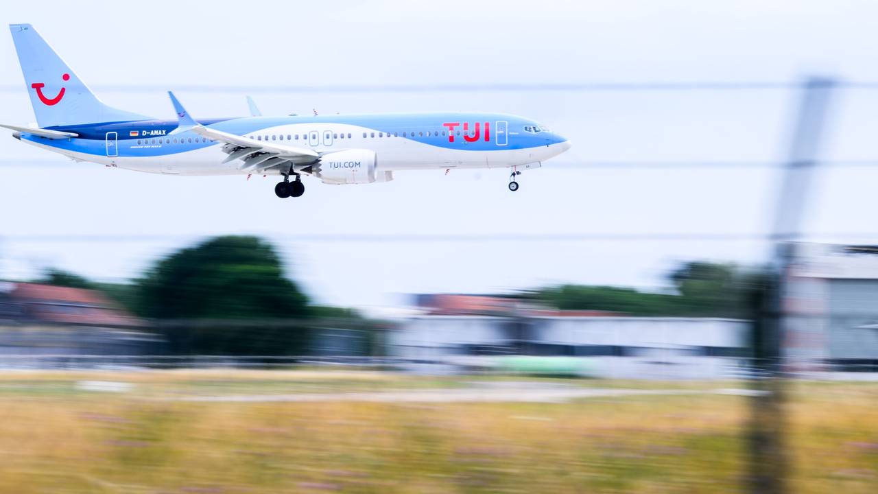 Auch eine Tui-Maschine musste notlanden. Unser Archivfoto zeigt Flugzeug der Airline Tui im Landeanflug am Flughafen Palma de Mallorca.