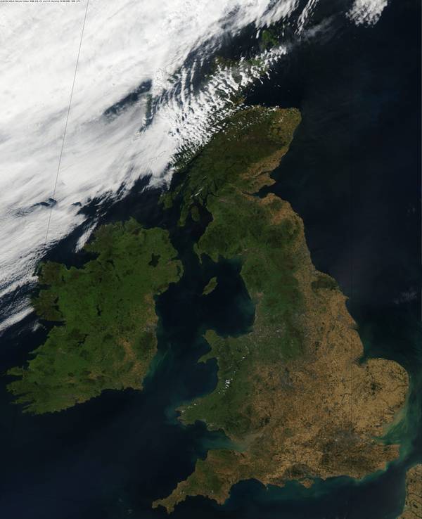 Dieses Satellitenbild des Met Office, das am Donnerstag (11. August) veröffentlicht worden ist, zeigt die weiten Gebiete in Großbritannien und Irland, die von der anhaltenden Trockenheit betroffen sind.