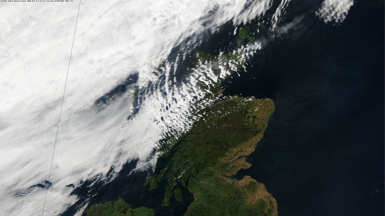 Dieses Satellitenbild des Met Office, das am Donnerstag (11. August) veröffentlicht worden ist, zeigt die weiten Gebiete in Großbritannien und Irland, die von der anhaltenden Trockenheit betroffen sind.