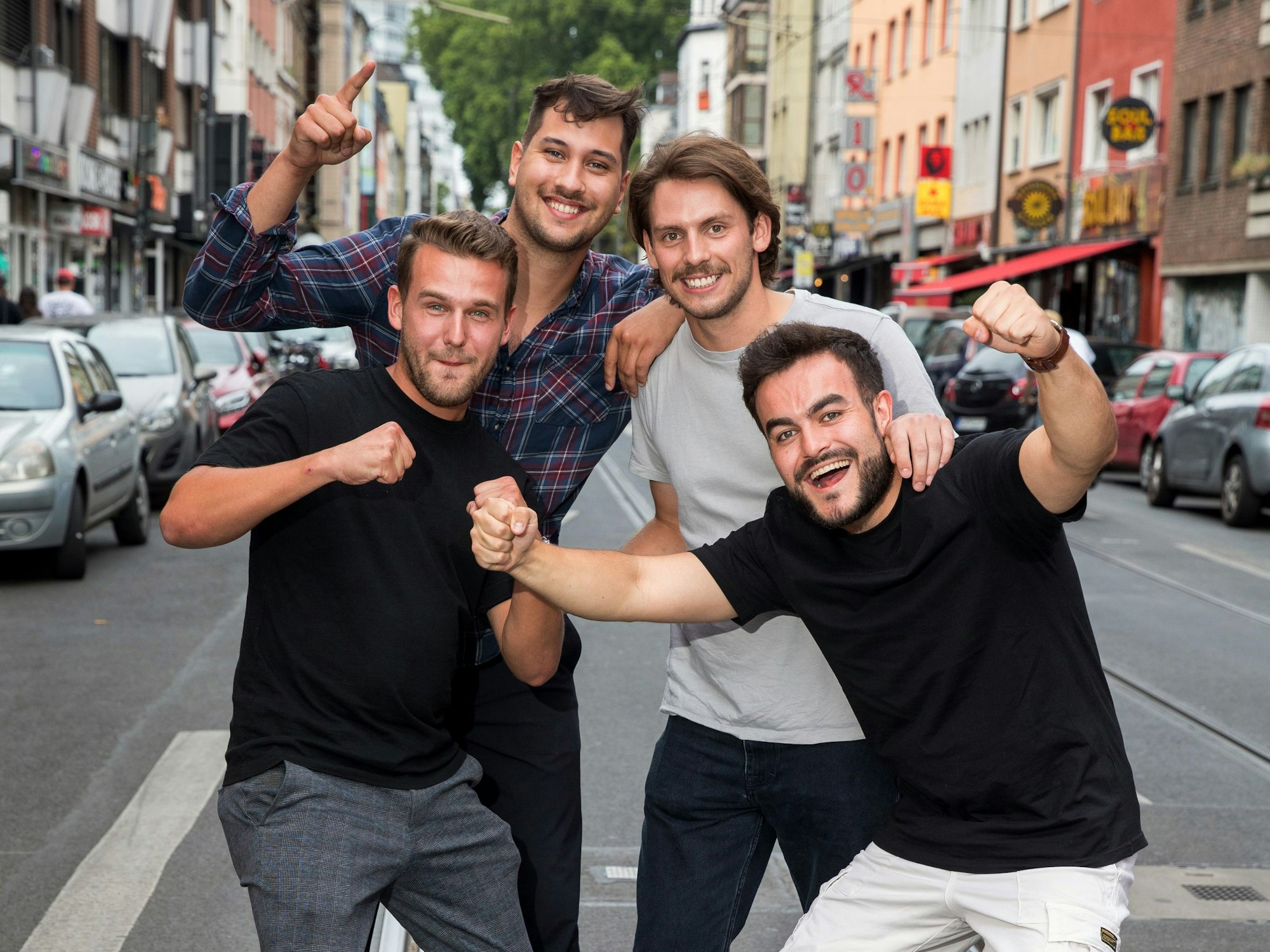 Die Band „Malle Anja“ hat mit dem Lied „Der Zug hat keine Bremse“ einen Ballermann- und Partyhit gelandet. Im Bild zu sehen sind Joshua Tjong Ayong, Fabian Pesch, Moritz Otte und Paul Steep.