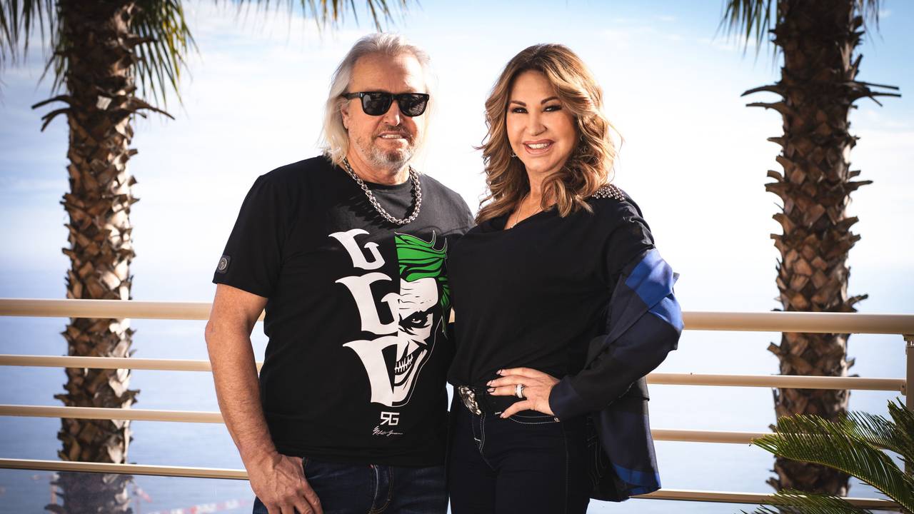 Carmen Geiss und ihr Mann Robert, hier bei einem Fototermin für ihre Show „Die Geissens – Eine schrecklich glamouröse Familie!“, verwöhnen ihre Fans mit zahlreichen Instagram-Beiträgen.
