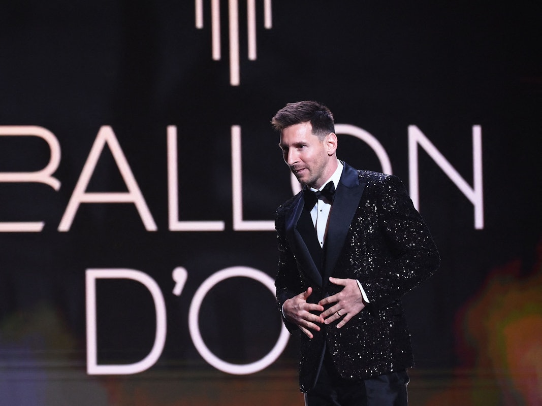 Lionel Messi im Glitzeranzug.