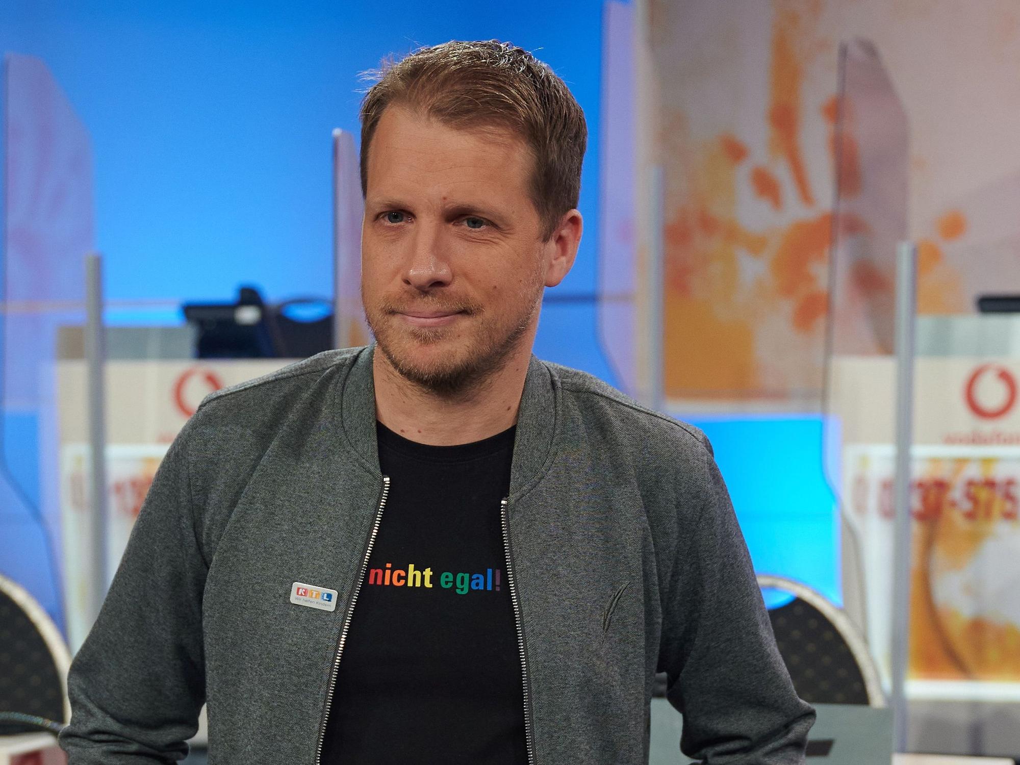 Der Komiker Oliver Pocher steht beim 25. RTL Spendenmarathon im Studio.