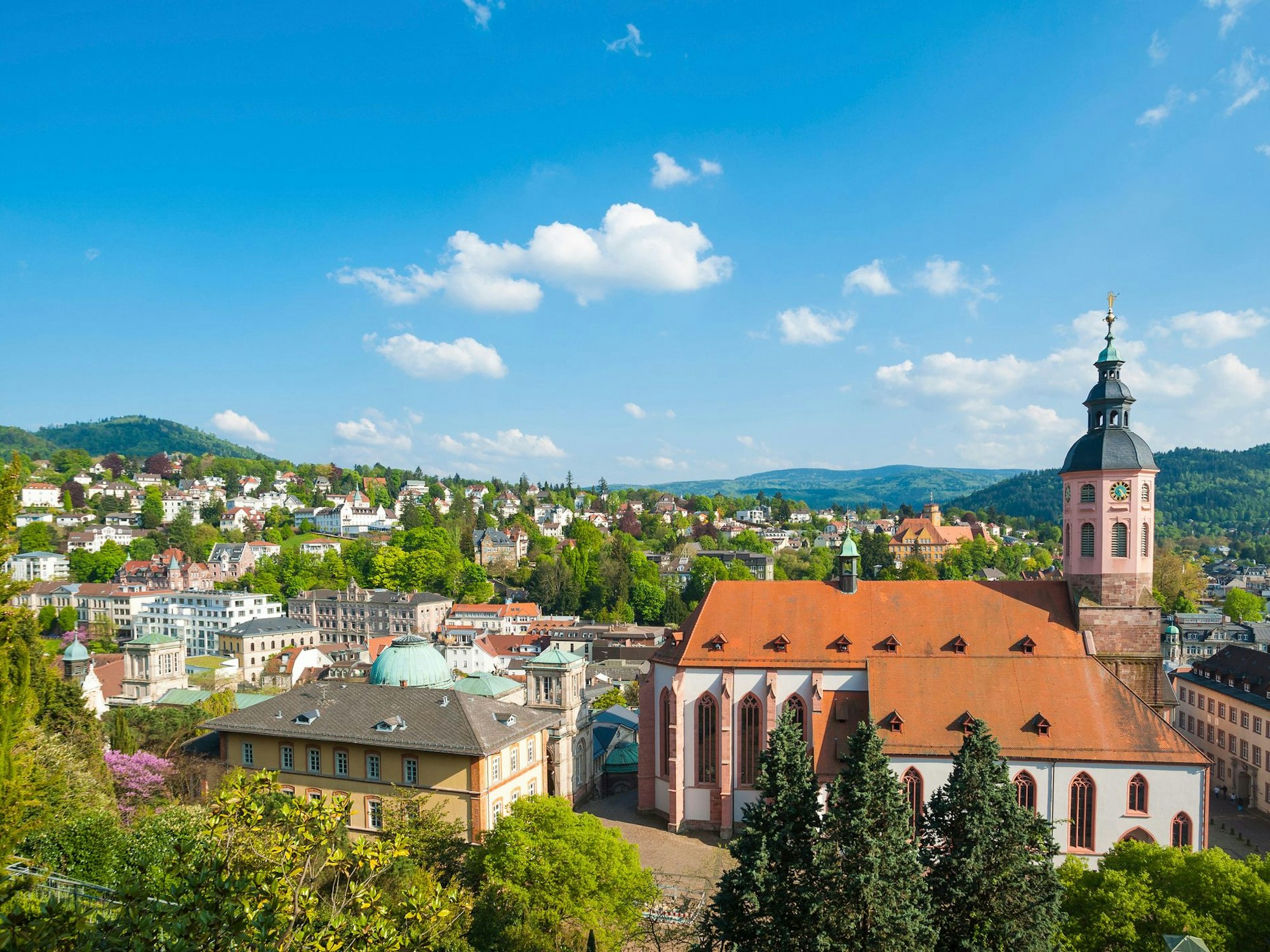 Das edle Baden-Baden ist umgeben von der Natur des Schwarzwalds.