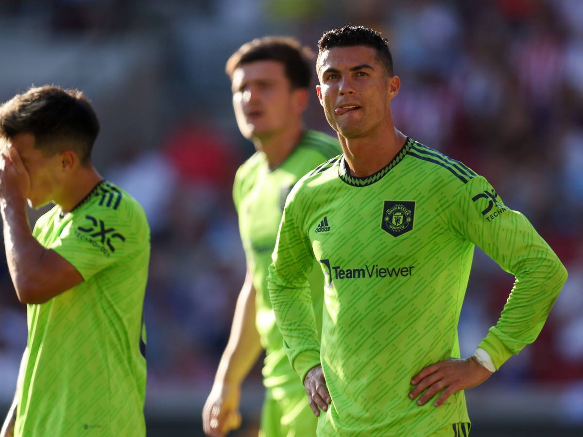 Cristiano Ronaldo und seine Mitspieler sind bei der Niederlage von Manchester United in Brentford fassungslos.