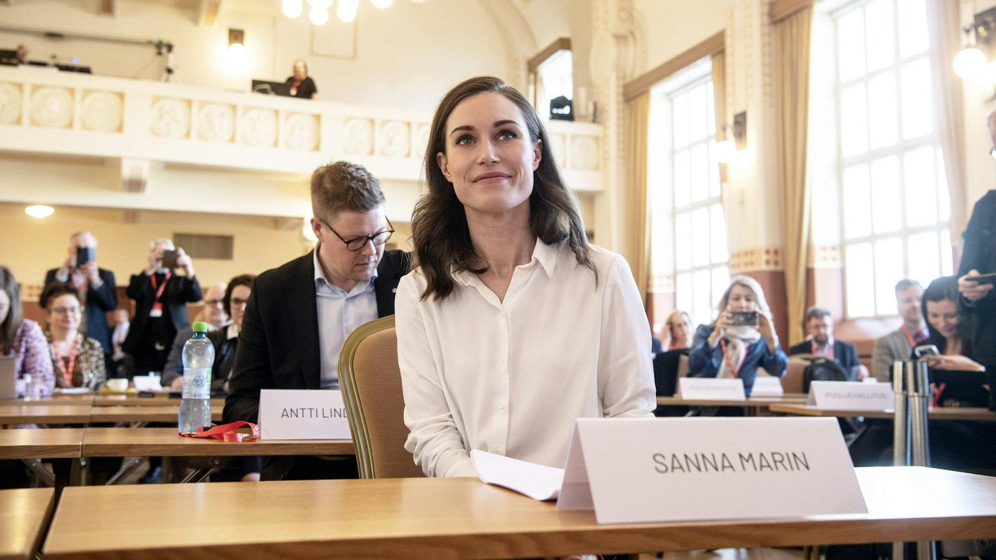 Sanna Marin, Ministerpräsidentin von Finnland, auf einer außerordentlichen Sitzung der SDP-Nationalversammlung im Mai, auf der die Nato-Position der Partei entschieden wurde.