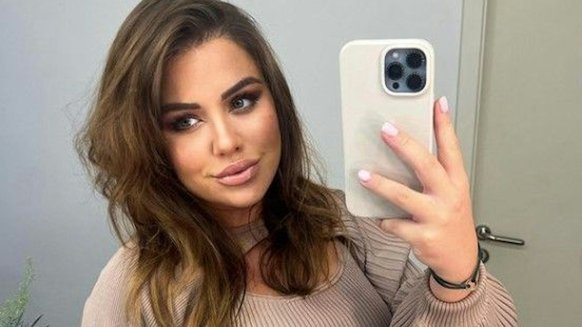 Kim Gloss, hier auf einem Instagram-Selfie vom 6. Juli 2022, entschied sich für einen geplanten Kaiserschnitt.