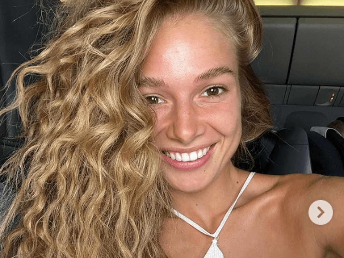 Lola Weippert lächelt in die Kamera