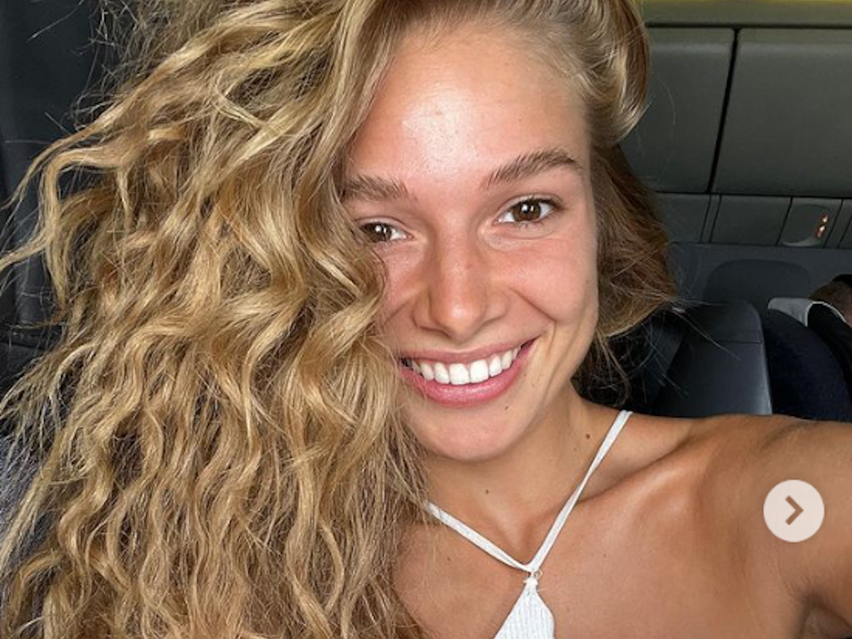 Lola Weippert lächelt in die Kamera