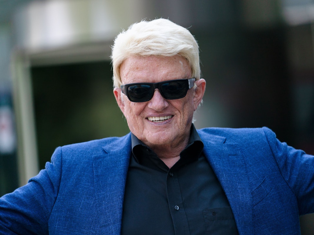 Volksmusiker Heino, hier bei einem Pressetermin vor dem Hotel Ramada am 16.08.2021 mit Infos zu seiner Tournee, schwärmt von seiner Frau Hannelore.