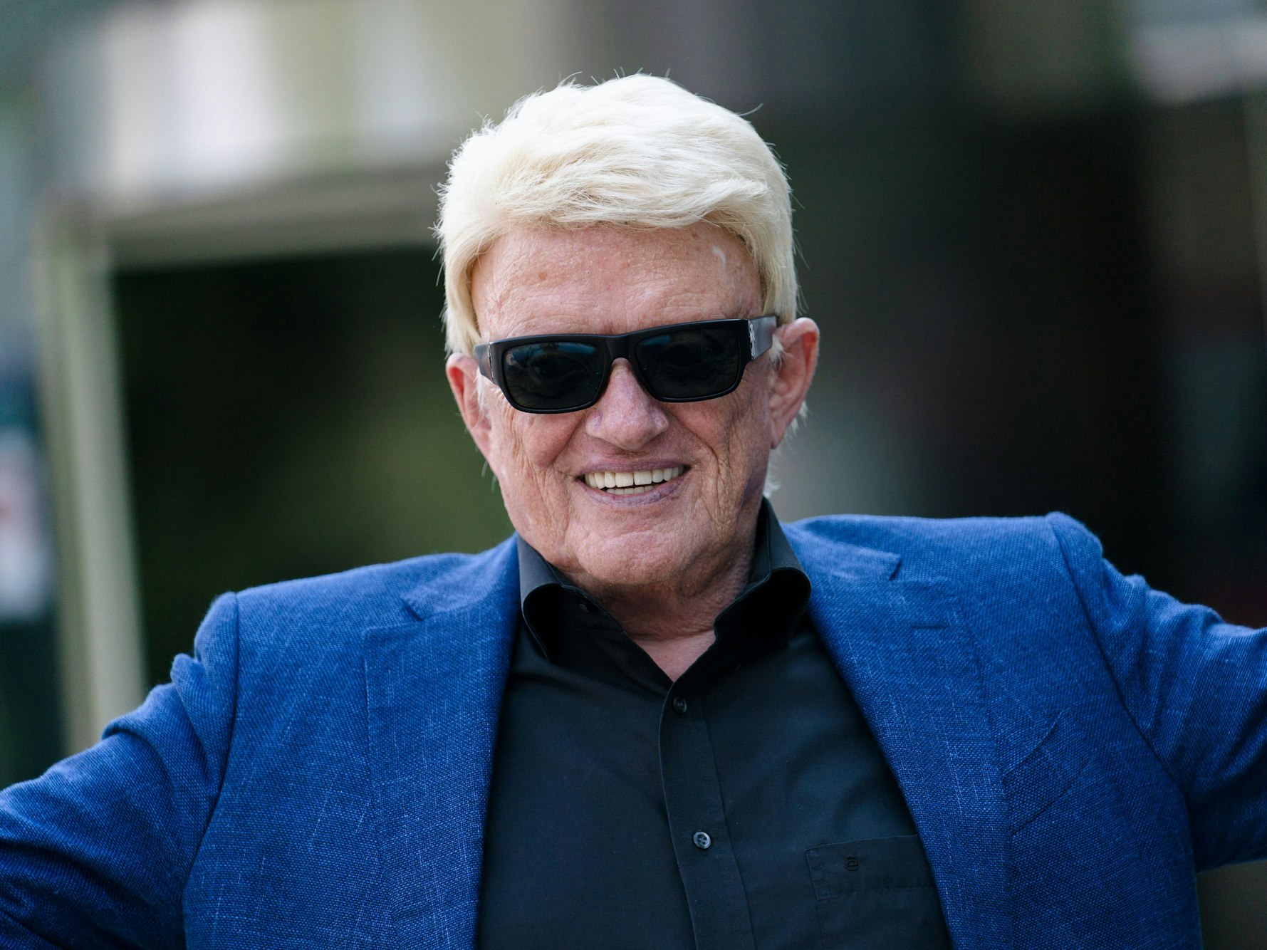 Volksmusiker Heino, hier bei einem Pressetermin vor dem Hotel Ramada am 16.08.2021 mit Infos zu seiner Tournee, schwärmt von seiner Frau Hannelore.