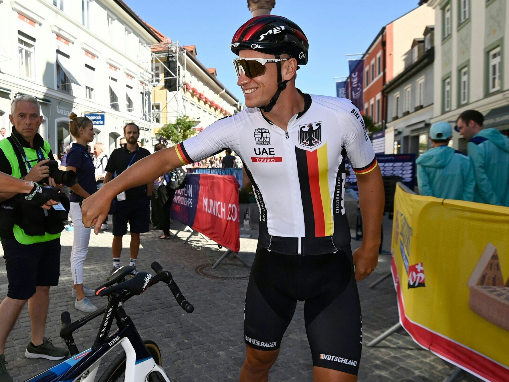 Pascal Ackermann vor dem Start des EM-Straßenrennens.