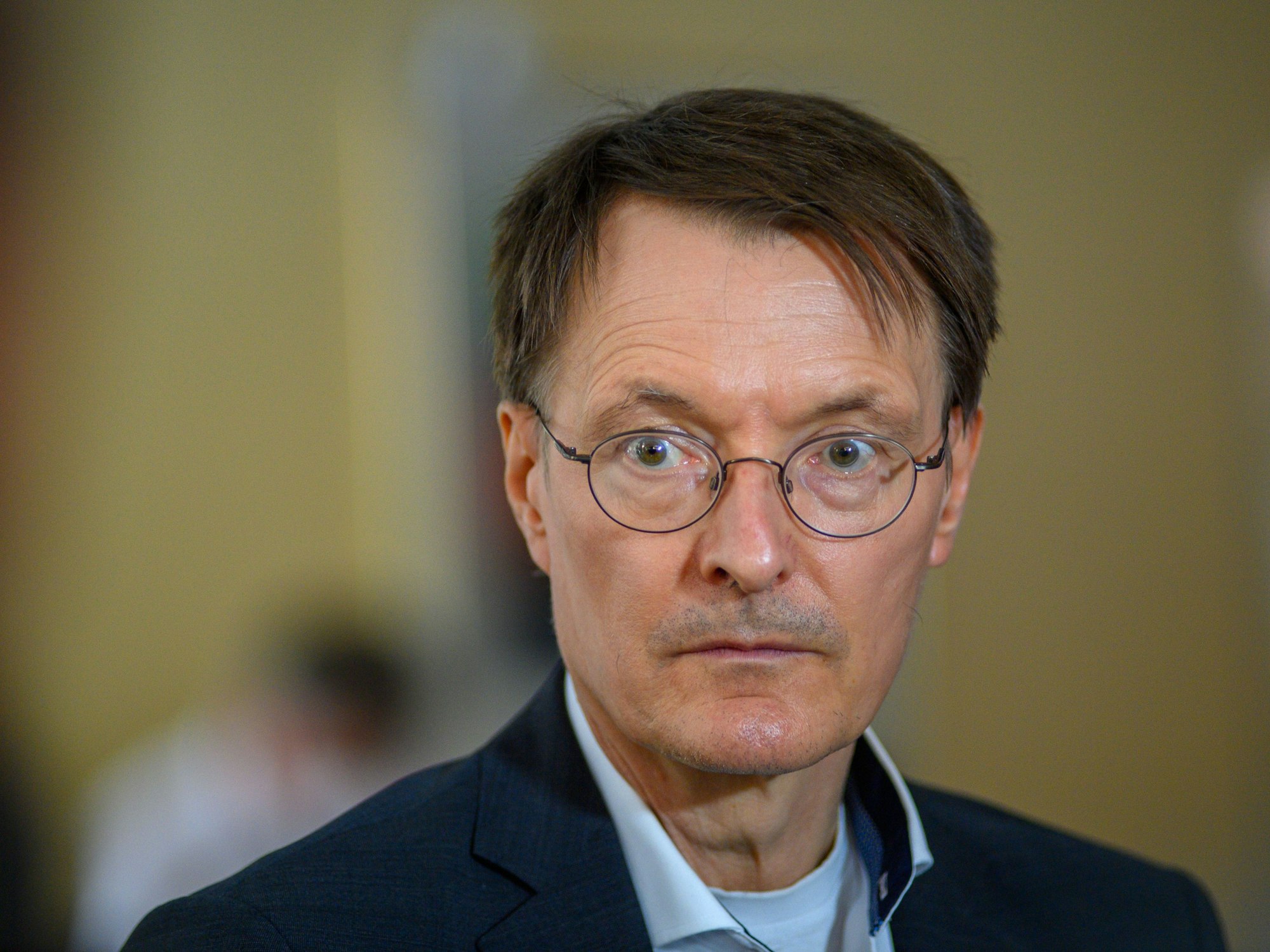 Karl Lauterbach ist nach einem Spaziergang tief besorgt. Unser Foto zeigt den Bundesgesundheitsminister im Juni 2022 in Berlin.