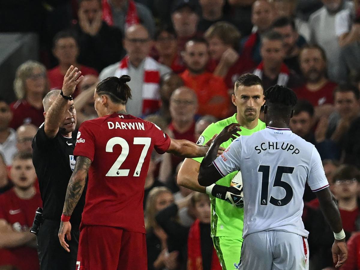 Der FC Liverpool verliert Darwin Nunez wegen einer Tätlichkeit.