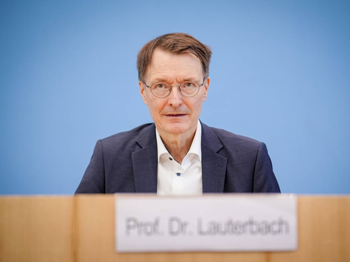 Bundesgesundheitsminister Karl Lauterbach (SPD) bei einer Pressekonferenz zur Corona-Lage.