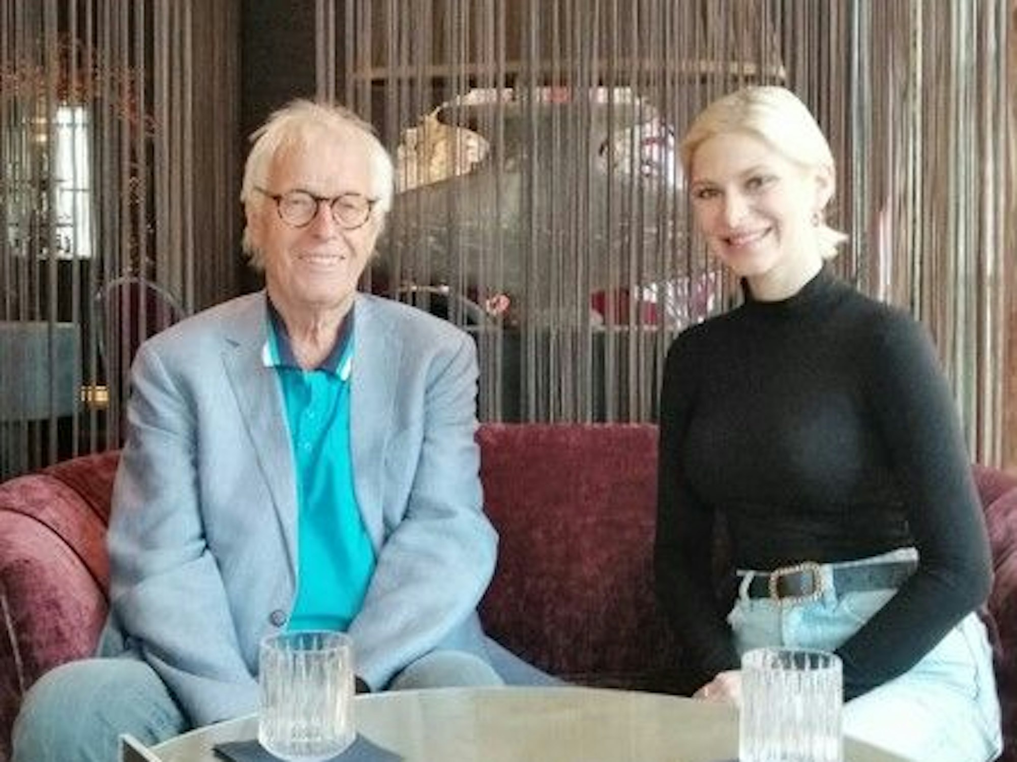 Sängerin Marie Reim und EXPRESS-Reporter Horst Stellmacher beim Sonntags-Talk im Juli 2022 in Köln.