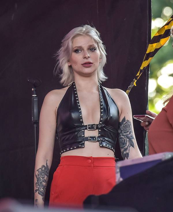 13.08.2022, xlakx, Entertainment Musik, SchlagerHammer-Tour 2022 in Oranienburg emspor, v.l.Marie Reim im Schlosspark Oranienburg bei der SchlagerHammer-Tour 2022. Oranienburg