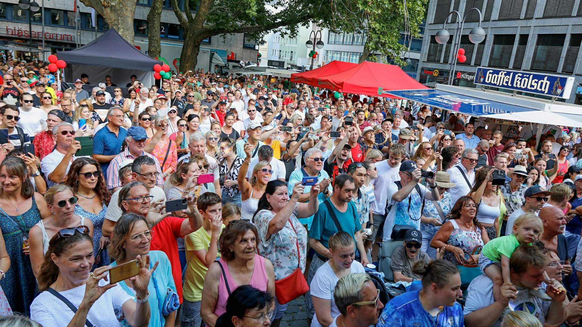 Publikum beim Fest der Altstädter