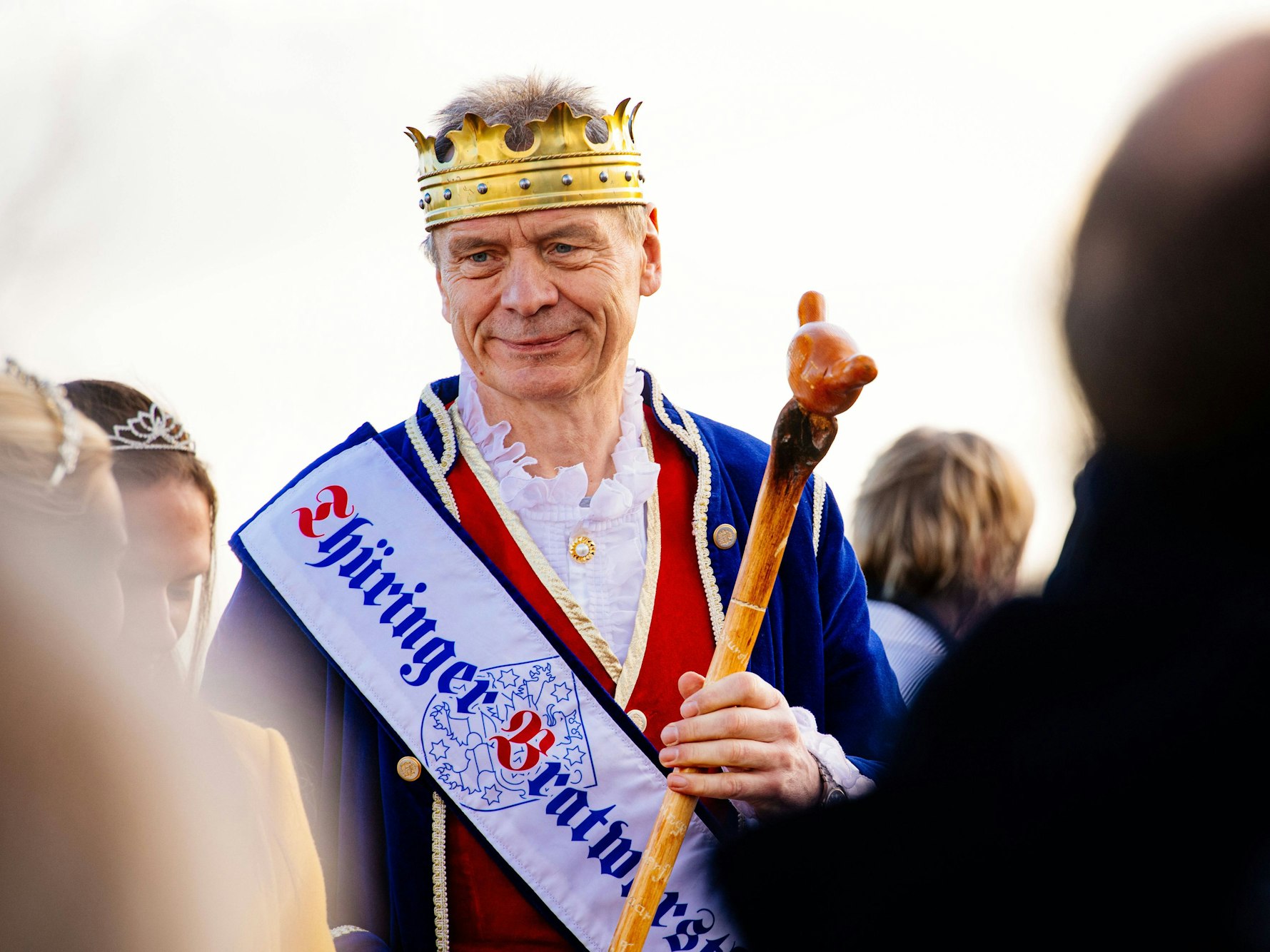 Norbert Abt ist auch 20222 weiterhin Bratwurstkönig - das Foto zeigt die Hoheit aus Thüringen 2020.