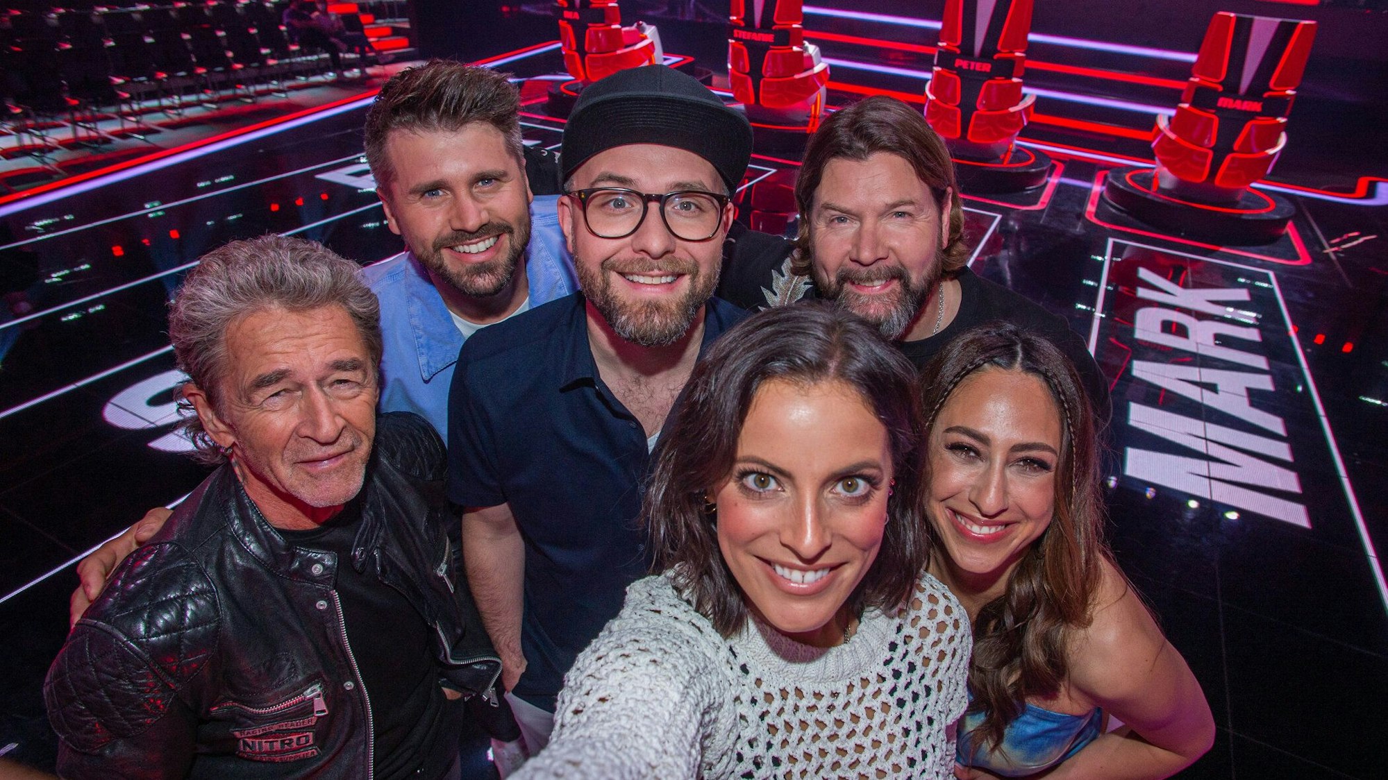 Die Jury und das Moderations-Duo von „The Voice of Germany“.