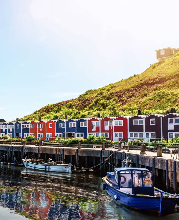 Wegen seines malerischen Hafens ist Helgoland ein beliebtes Ausflugsziel.