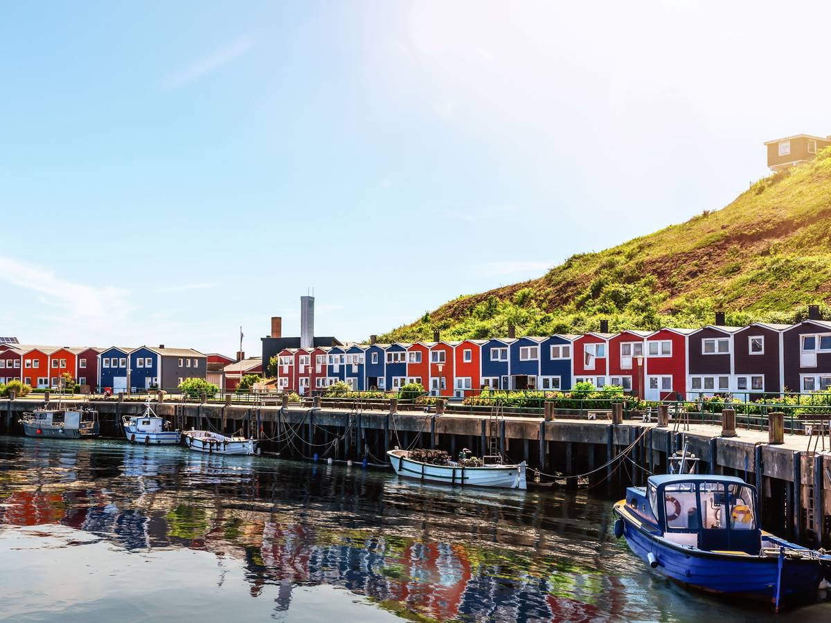 Wegen seines malerischen Hafens ist Helgoland ein beliebtes Ausflugsziel.