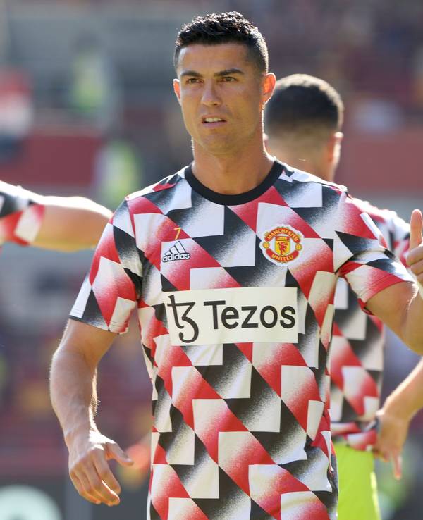 Cristiano Ronaldo von Manchester United gestikuliert beim Aufwärmen vor dem Spiel.