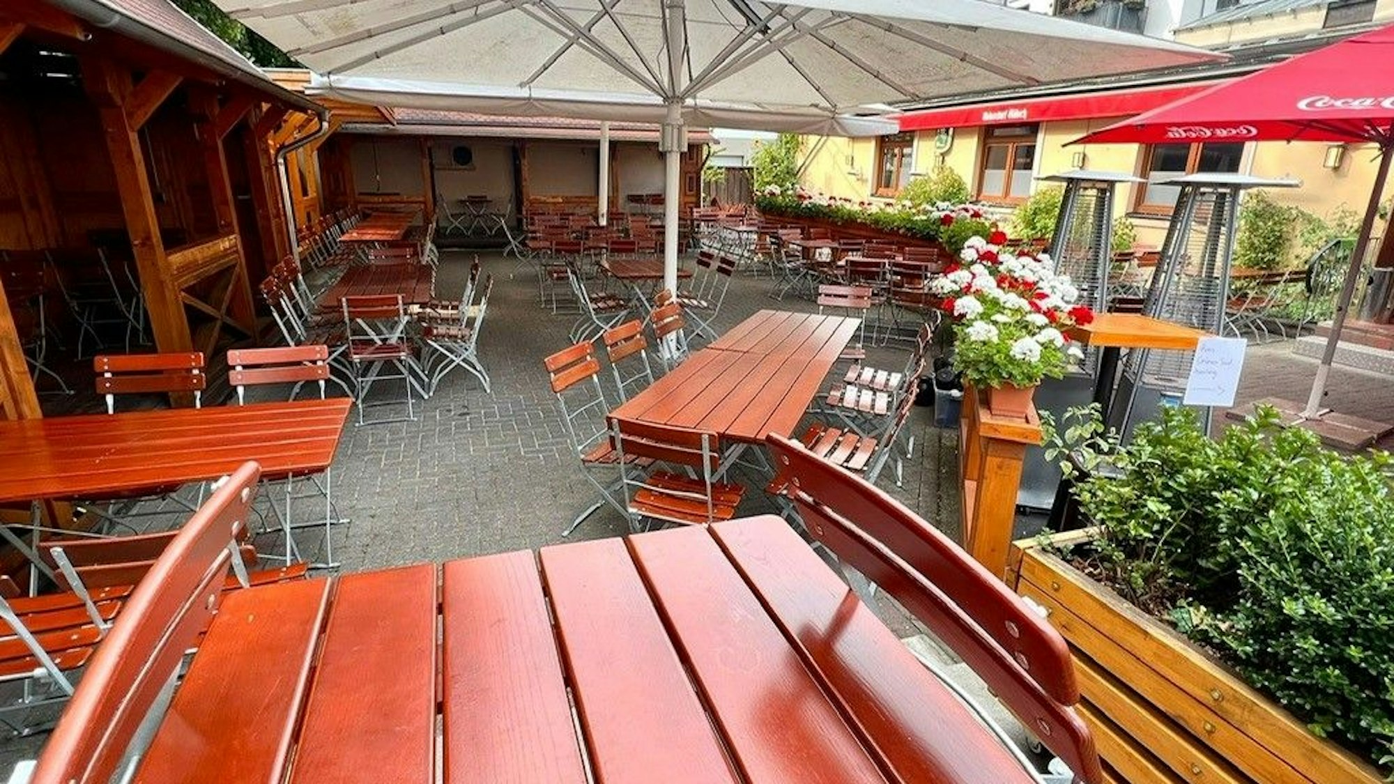 Der verwaiste Biergarten im Haus Unkelbach