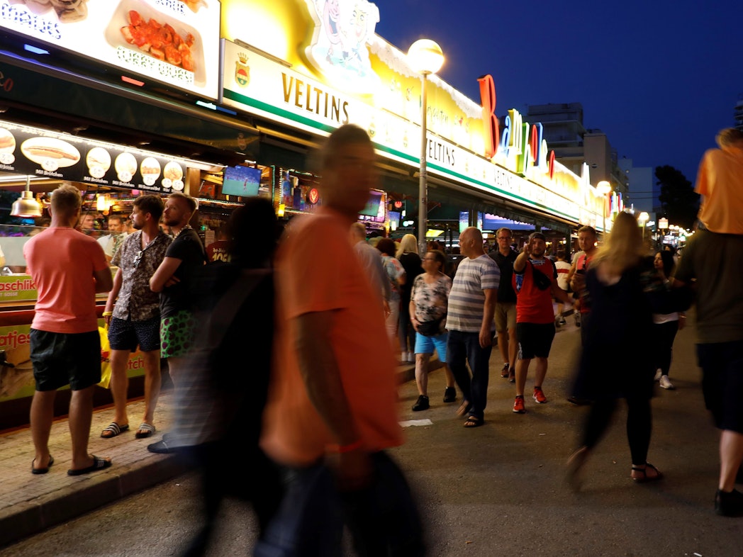 Der Partytourismus hat in den vergangenen Wochen wieder stark zugenommen. Hier ein Archivfoto, welches mit der Eskalation am Wochenende auf Mallorca nicht in Zusammenhang steht.