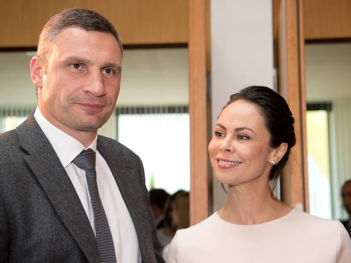 Der Bürgermeister von Kyjiw und ehemalige Boxer Vitali Klitschko und seine Frau Natalia Klitschko im Mai.2017 bei einem Empfang zum Eurovision Song Contest.