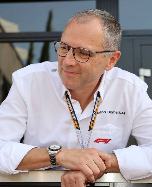 F1-Boss Stefano Domenicali schaut das Rennen in Monaco.