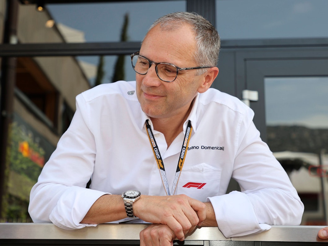 F1-Boss Stefano Domenicali schaut das Rennen in Monaco.
