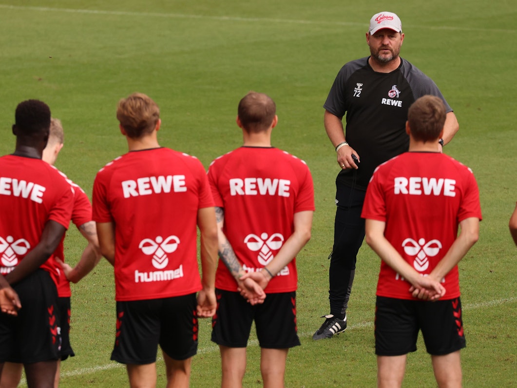 Steffen Baumgart am Mittwoch (17. August 2022) beim Abschlusstraining vor den Conference-League-Playoffs gegen Fehérvár