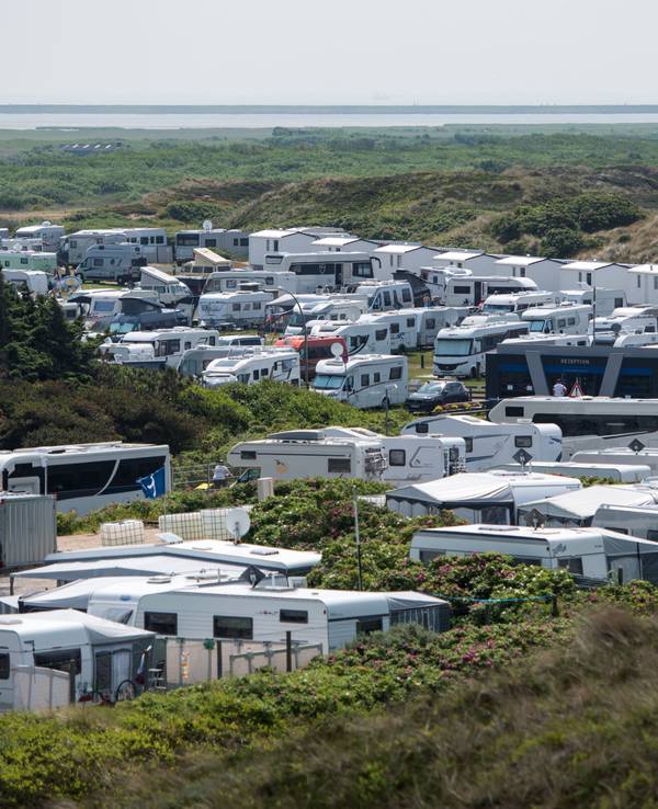 Urlaub auf Sylt verbringen viele Menschen am liebsten auf dem Campingplatz. Für einige Dauer-Camper ist damit nun allerdings Schluss. Unser Foto zeigt einen Compingplatz in den Dünen auf Sylt.