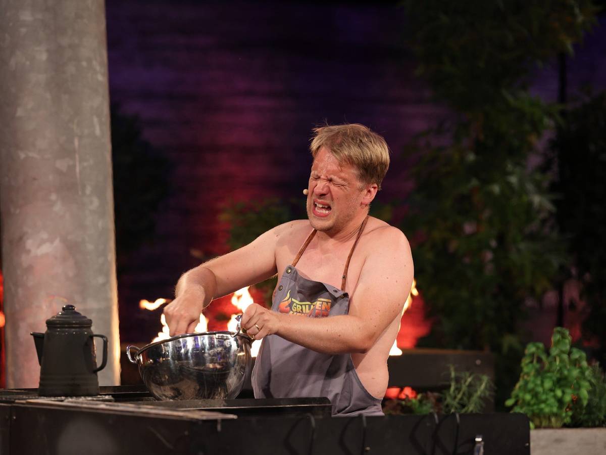 Comedian Oliver Pocher leidet bei „Grill den Henssler“ (TV-Ausstrahlung: 21. August).