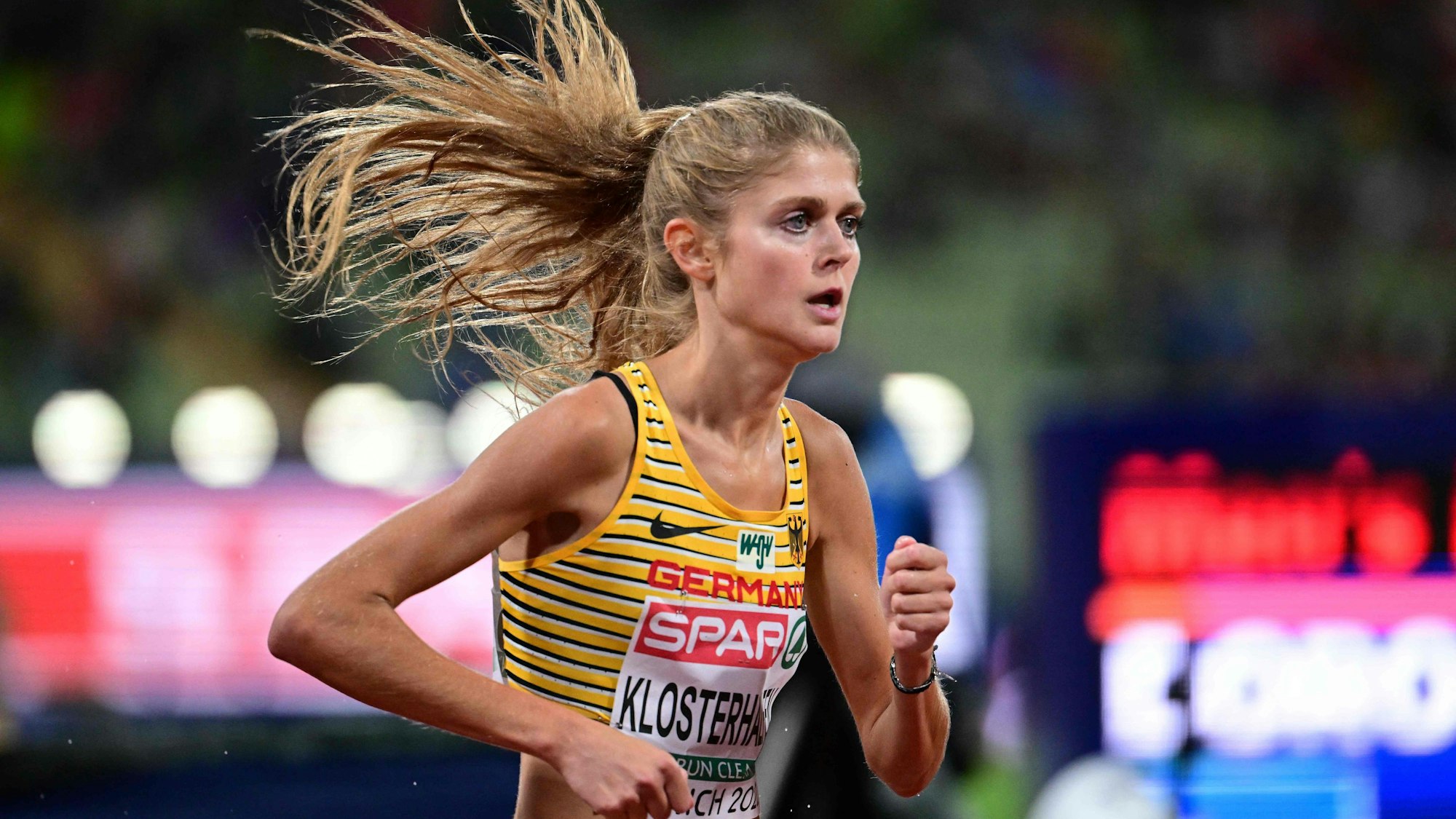 Konstanze Klosterhalfen auf ihrem Lauf zu Gold bei der Leichtathletik-EM in München.