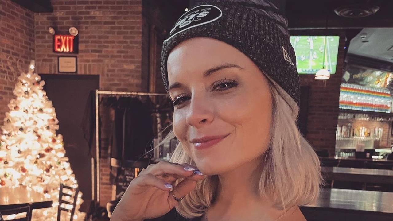 Schlagerstar Mia Julia, hier auf einem Instagram-Selfie vom Januar 2022, gesteht ihren Fans ein privates Detail.
