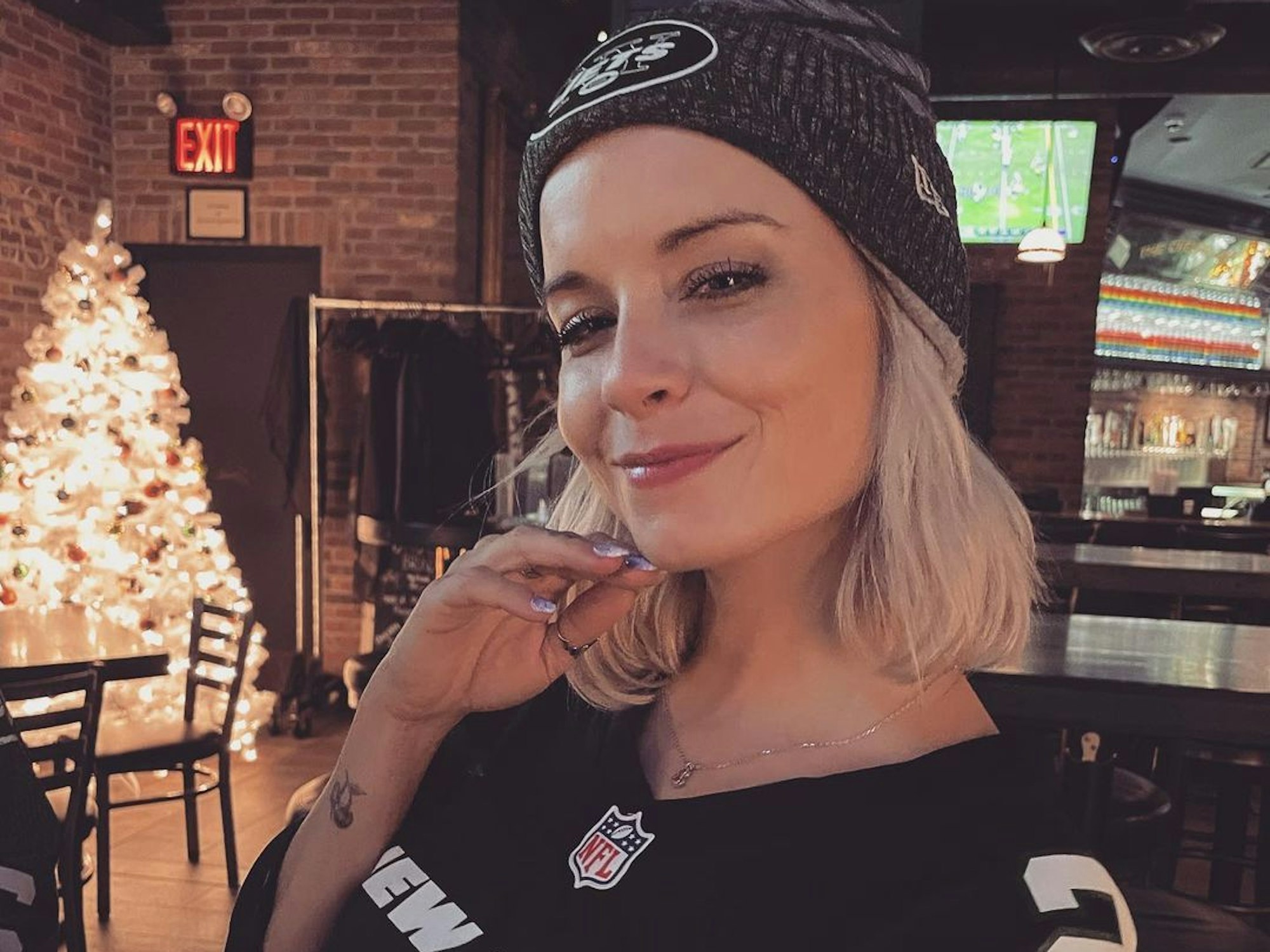 Schlagerstar Mia Julia, hier auf einem Instagram-Selfie vom Januar 2022, gesteht ihren Fans ein privates Detail.