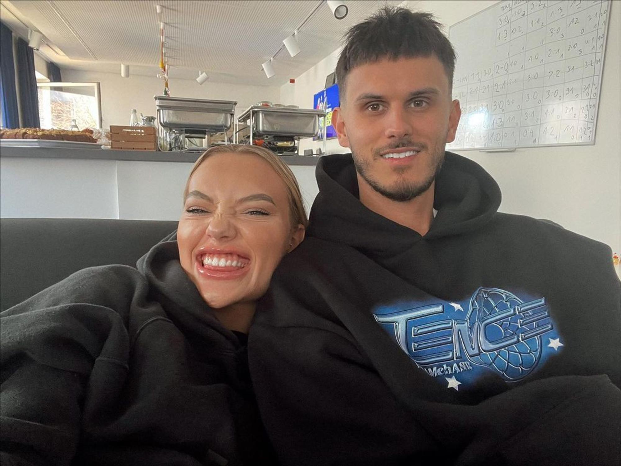 Cheyenne Ochsenknecht und Nino Claus, hier auf einem Instagram-Selfie vom Februar 2022, haben am 19.08.2022 geheiratet.