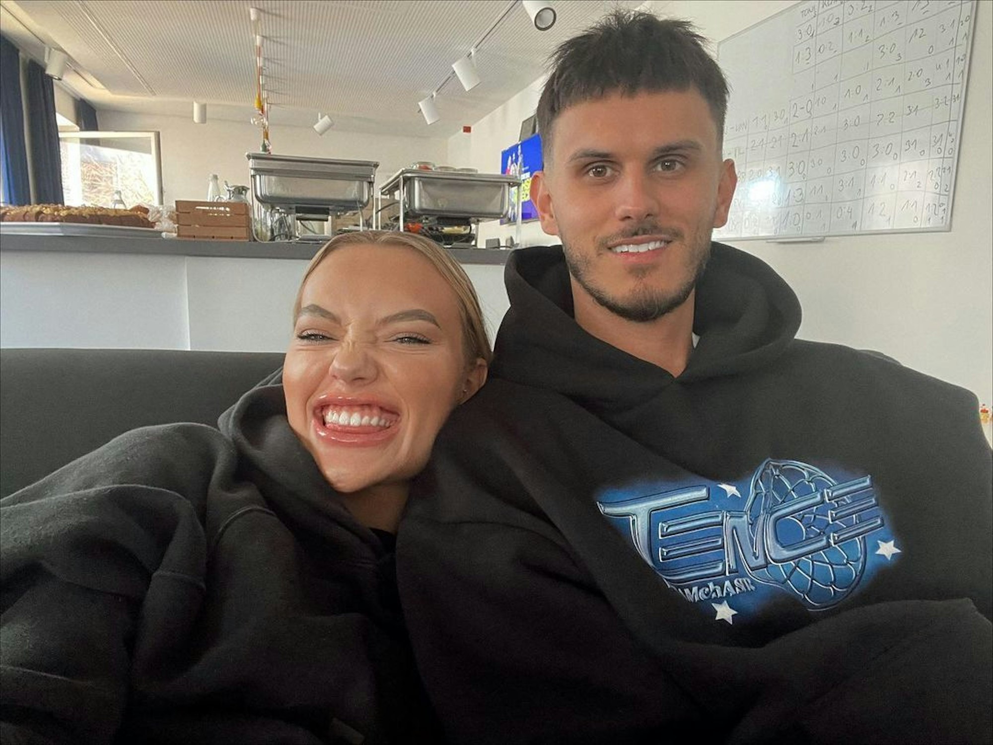 Cheyenne Ochsenknecht und Nino Claus, hier auf einem Instagram-Selfie vom Februar 2022, haben am 19.08.2022 geheiratet.