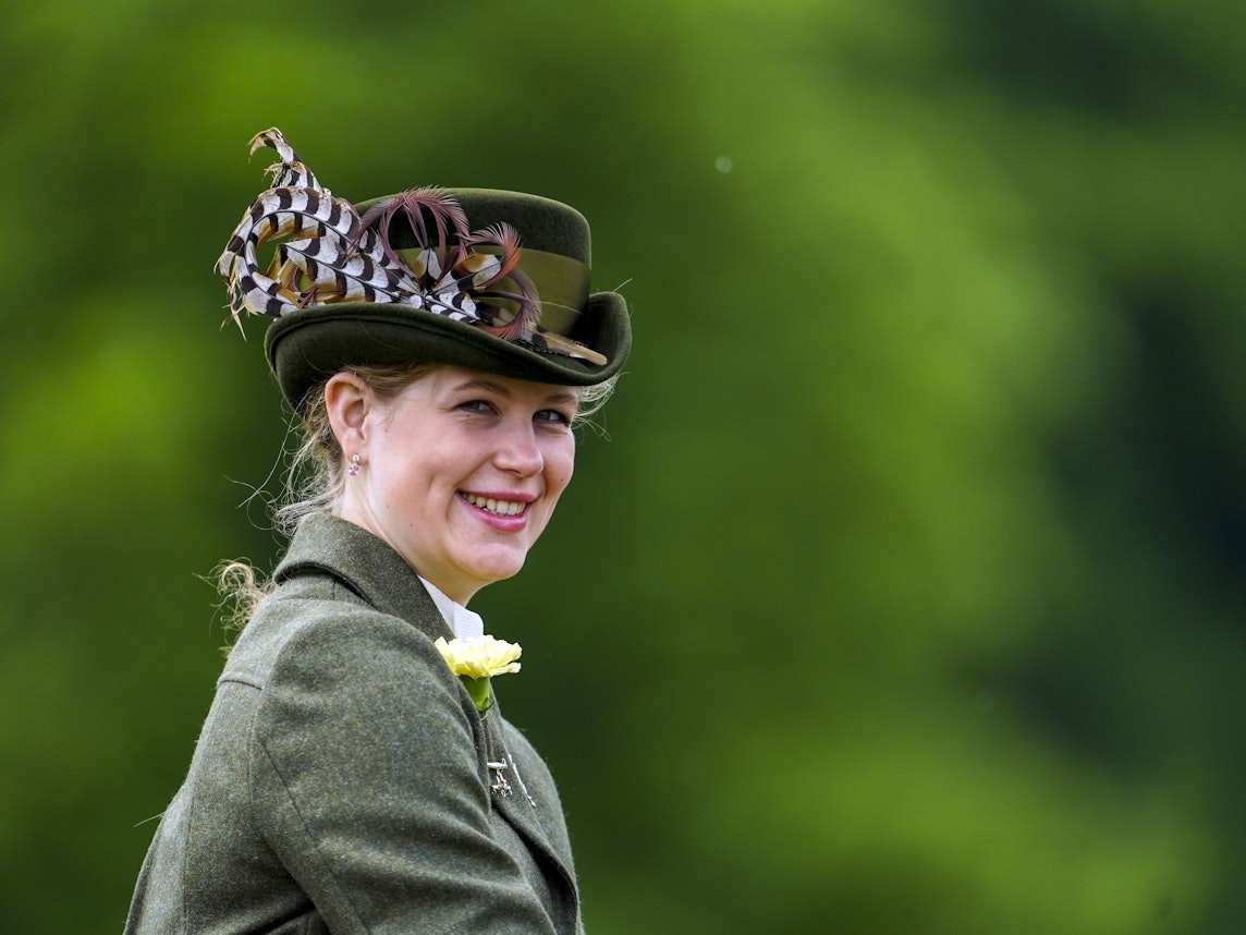 Queen-Enkelin Lady Louise, hier als Teilnehmerin der Royal Windsor Horse Show am 04.07.2021, jobbt im Gartencenter.