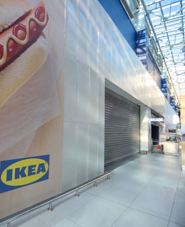 Die Ikea-Filiale in Würzburg verzichtet künftig auf Pommes Frites. Das Symbolfoto zeigt eine geschlossene Filiale in St. Petersburg.