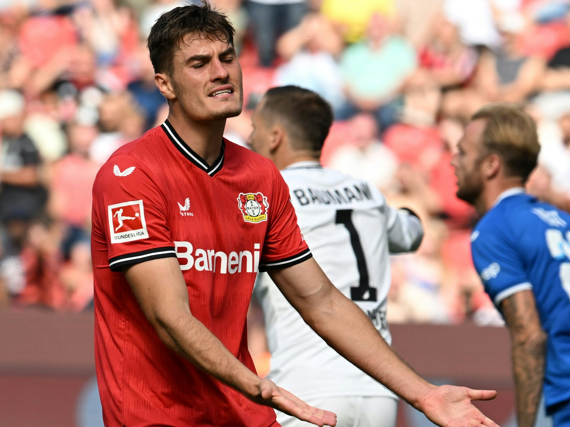 Patrik Schick von Bayer Leverkusen ist unzufrieden.