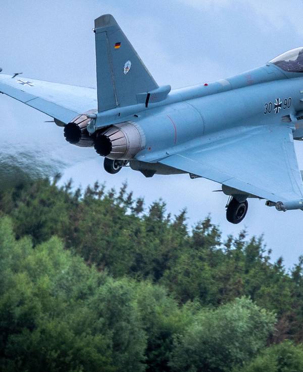 Zwei Eurofighter der Luftwaffe (hier ein Archivfoto) sind aufgestiegen, um den Airbus 320 zu verfolgen.