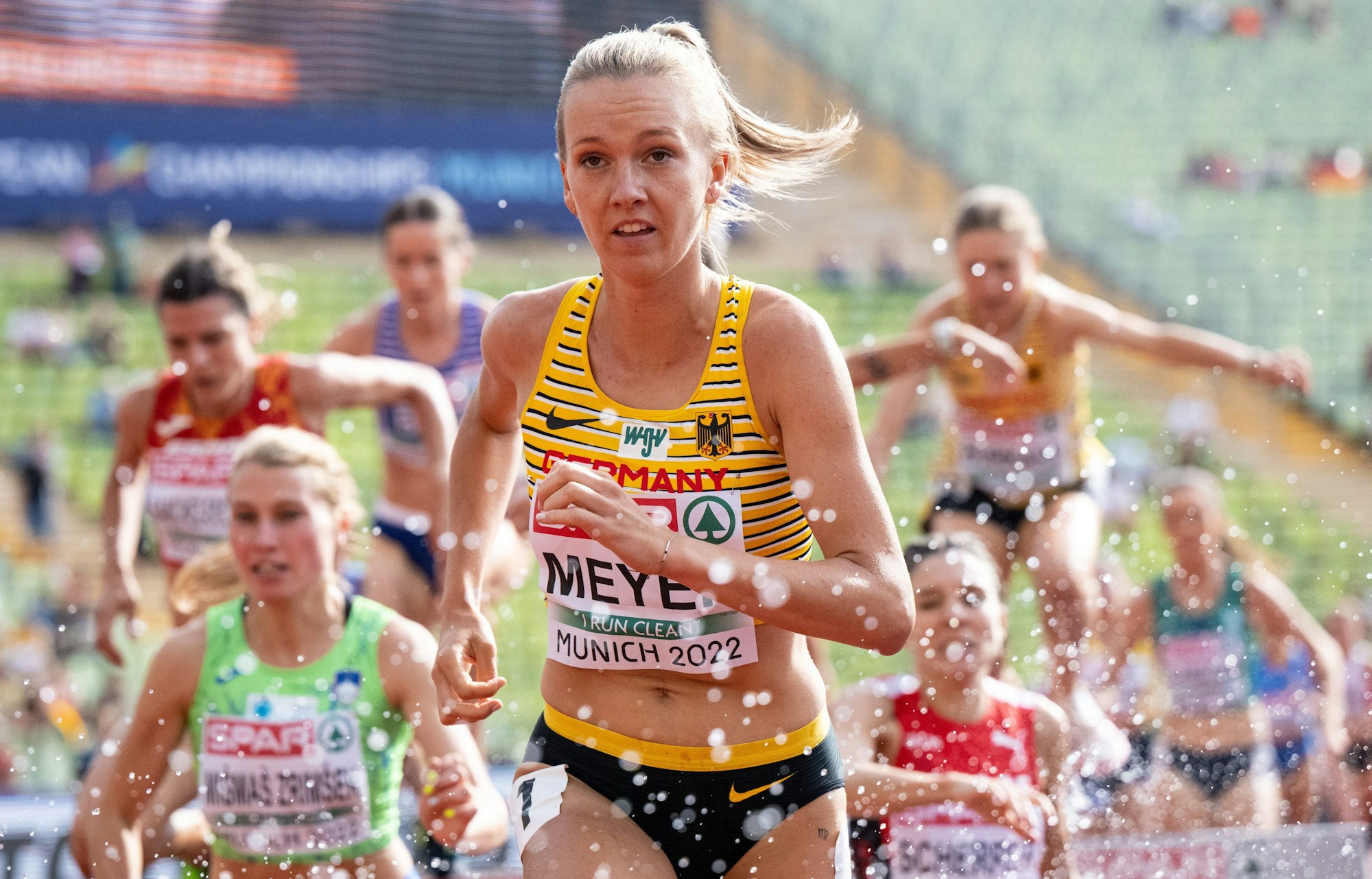 3000m Hindernis, Frauen, Vorlauf im Olympiastadion, Lea Meyer aus Deutschland in Aktion.