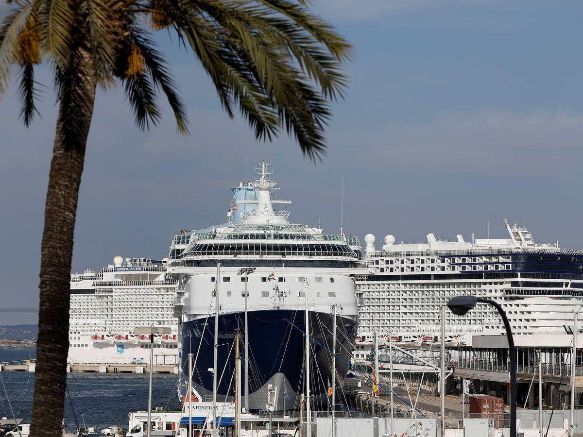 Eigentlich hat Palma die Anzahl der Kreuzfahrtschiffe begrenzt. Hier die Marella Discovery 2 und die Norwegian Epic im Mai 2022 in Palma.
