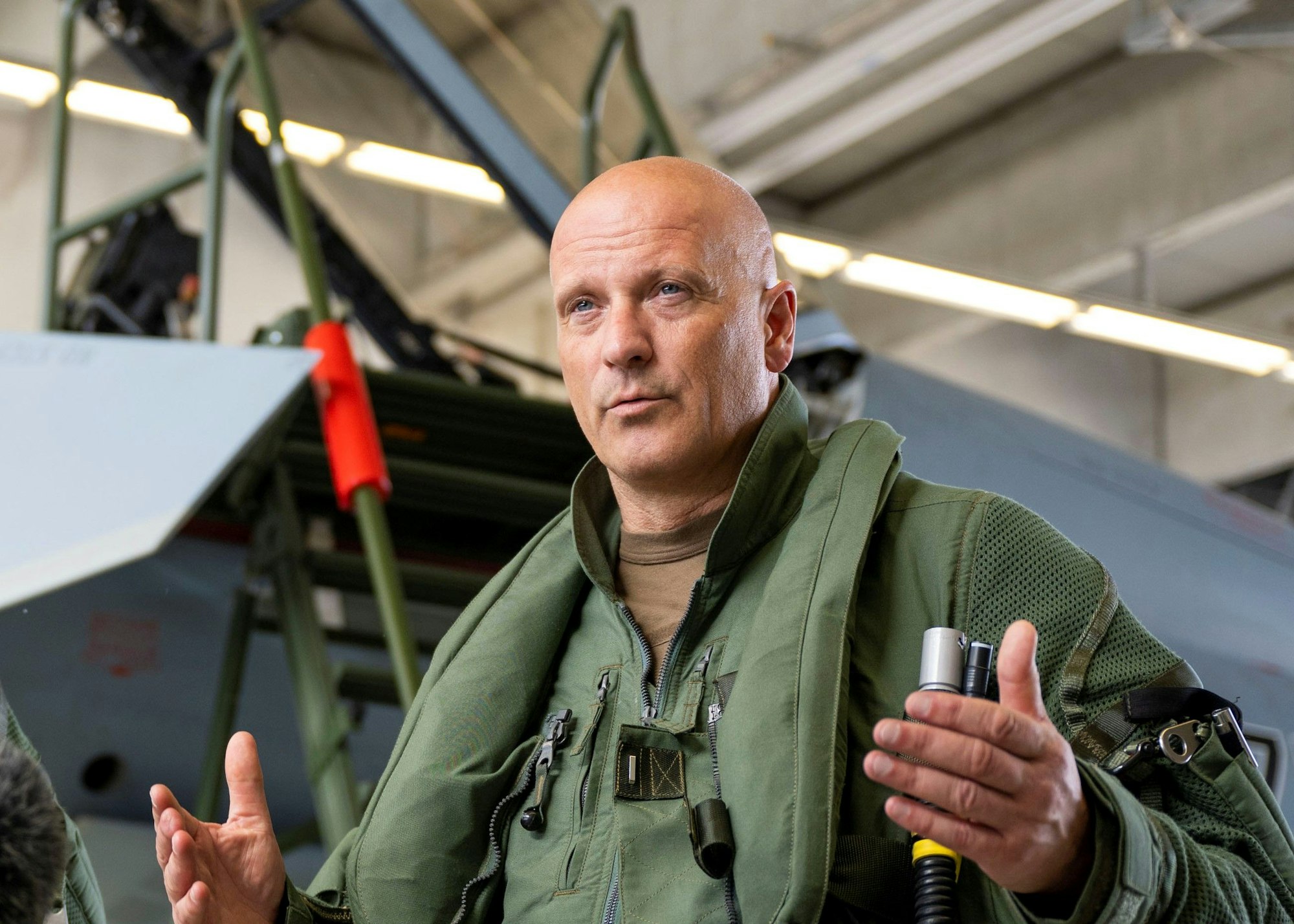 Ingo Gerhartz, Generalleutnant der Luftwaffe (hier im Juli 2022) hat vermehrte Begegnungen mit russischen Flugzeugen im Baltikum eingeordnet.