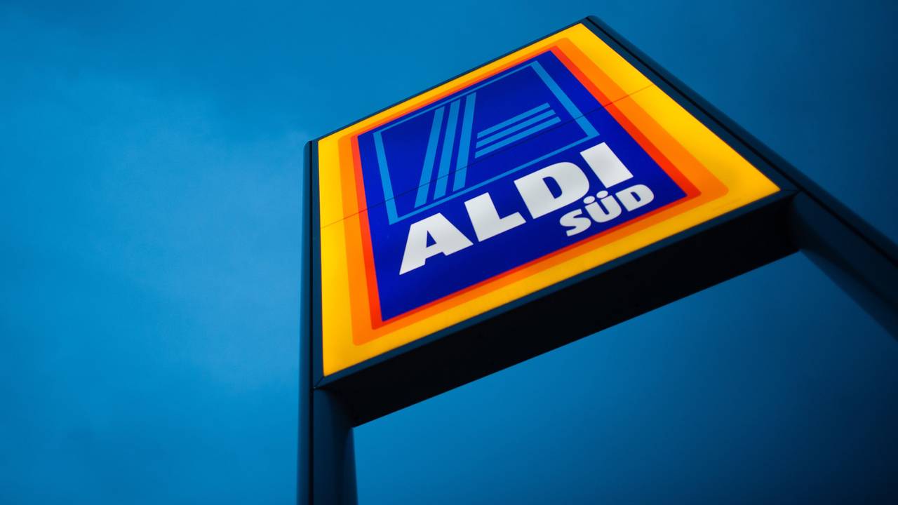 Eine Kundin berichtet wütend von ihren Beobachtungen bei Aldi Süd.