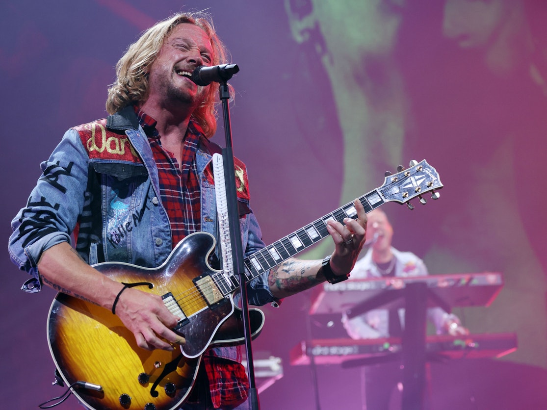 Die Band Sunrise Avenue mit Frontmann Samu Haber spielt in der Lanxess Arena in Köln.