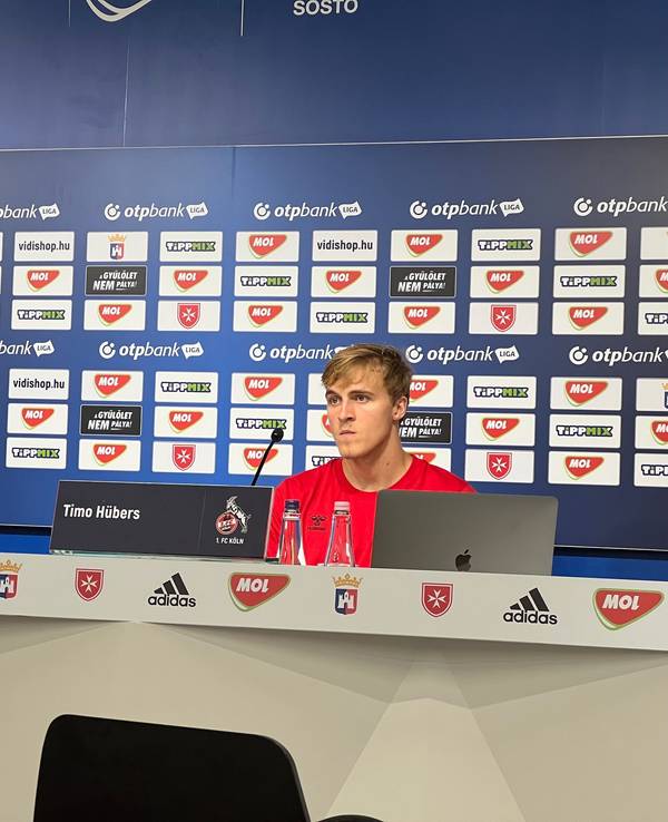 Steffen Baumgart und Timo Hübers bei der Pressekonferenz des 1. FC Köln